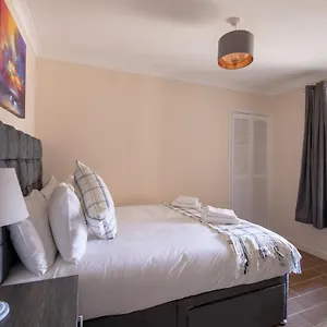 Host & - Hanover Apartment